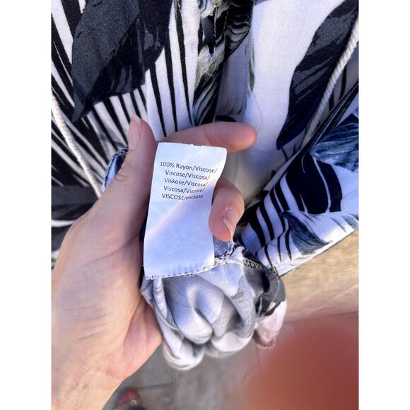 La Blanca Moment of Zen Palm Leaf Resortwear Swimsuit Coverup ~ Medium - Picture 7 of 8